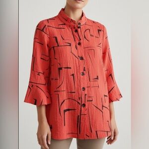 Ali Miles Red Printed Wire collar Button Down Top Size S Back Zipper 3/4 Sleeves